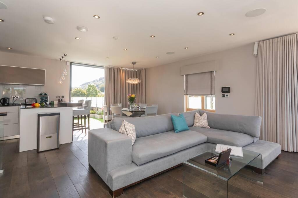 Stylish Penthouse Apartment With Hot Tub Μπαθ Εξωτερικό φωτογραφία