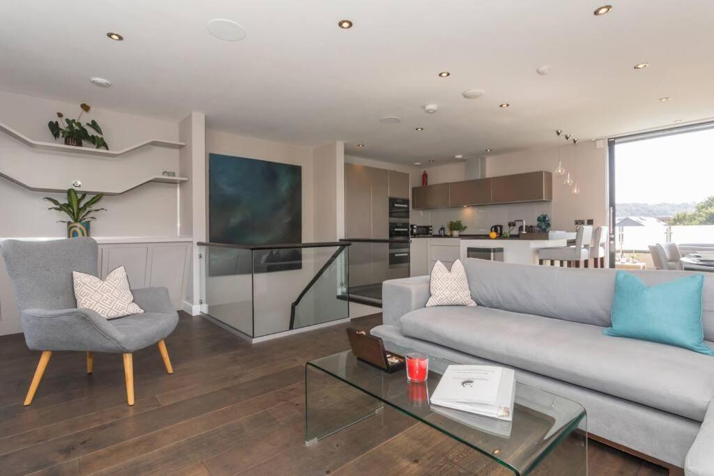 Stylish Penthouse Apartment With Hot Tub Μπαθ Εξωτερικό φωτογραφία